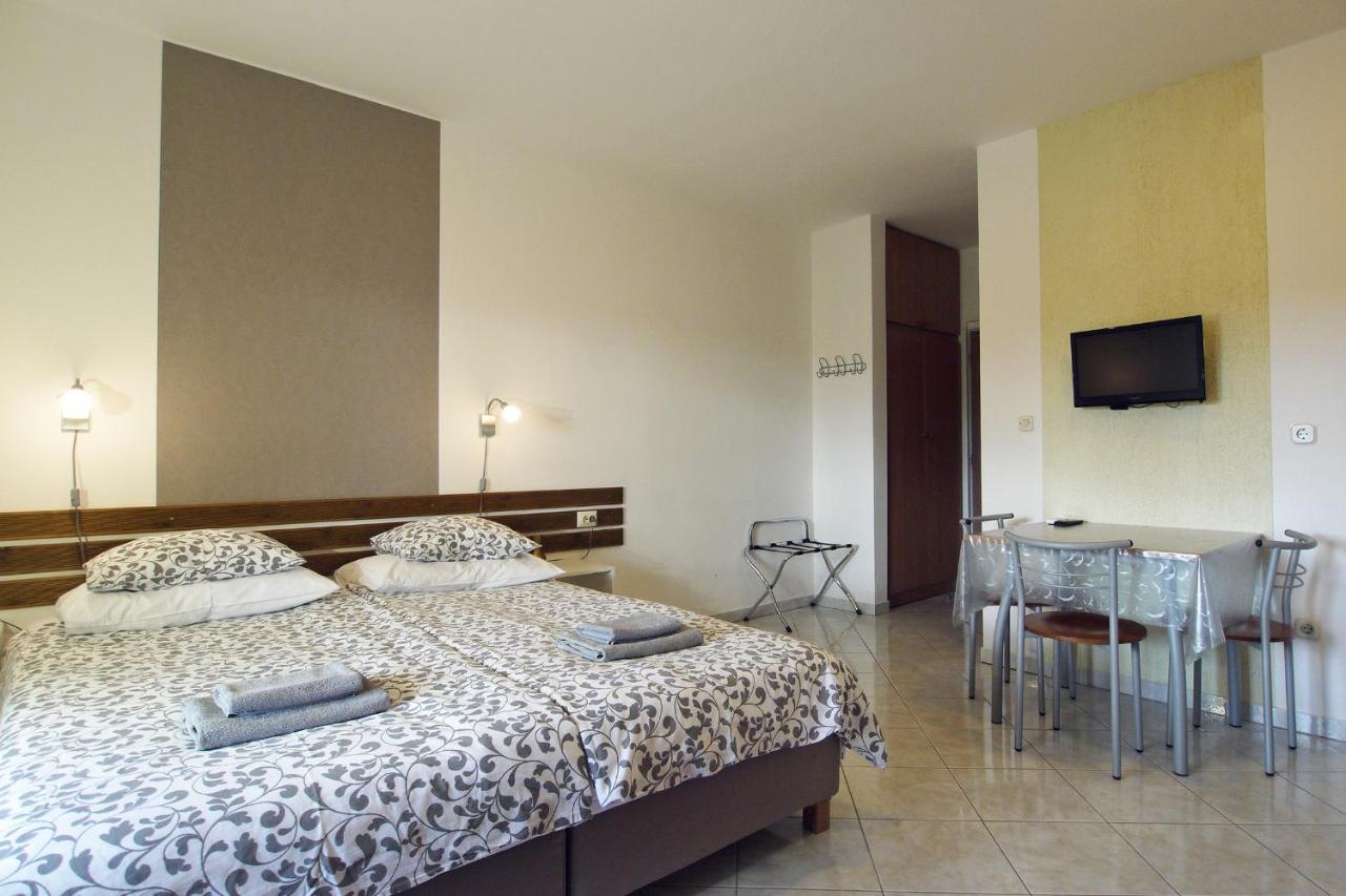 Paklenica Sport Apartments Starigrad Paklenica Exterior photo